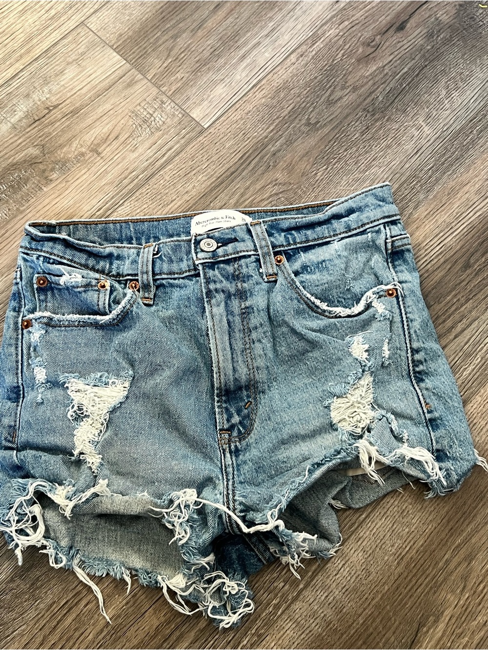 Abercrombie and Fitch High Rise Cut Off Distressed Mom Shorts 28/6